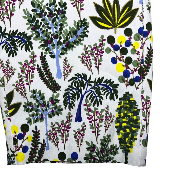 J.McLaughlin Maise Pull-on Bermuda Shorts Floral Wrinkle Resistant Amelia Size 2 - Picture 3 of 8